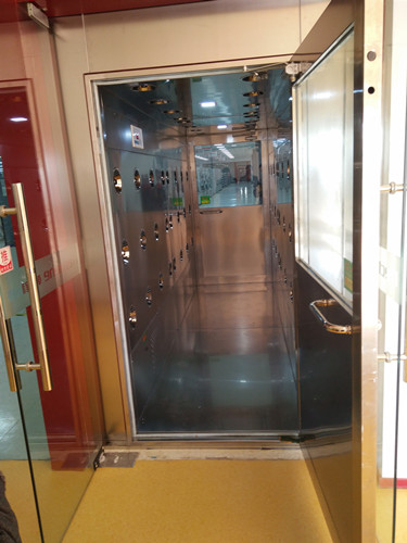 同屬于局部凈化設(shè)備，風(fēng)淋室與貨淋室有何不同？