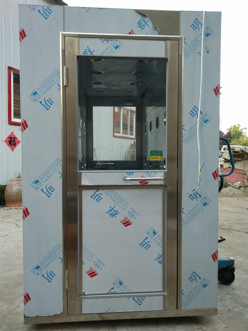 全自動(dòng)風(fēng)淋室?guī)Ыo多行業(yè)的優(yōu)勢(shì)！