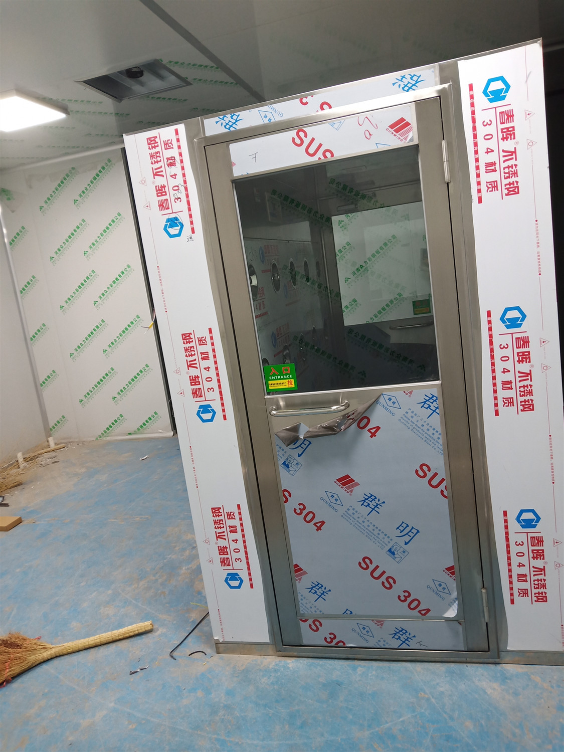 風(fēng)淋室設(shè)備怎么操作以及安全注意事項(xiàng)有哪些？