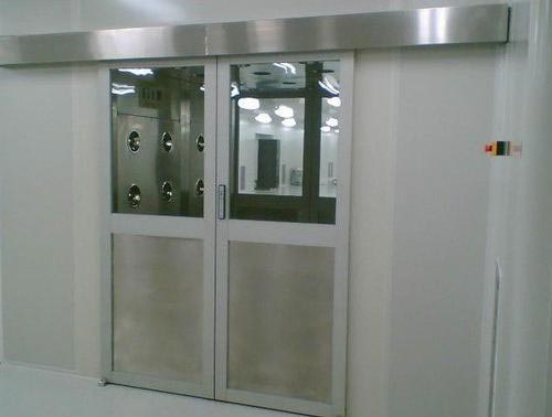 全自動風(fēng)淋室的特點有哪些